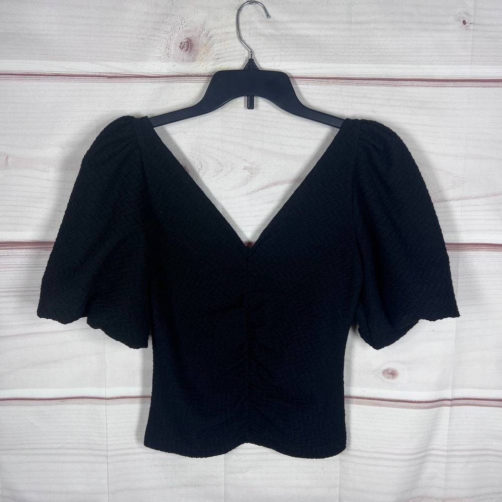 Free People Cupcake Top Women S Black Puff Sleeve V-Neck Textured Ruched Cropped